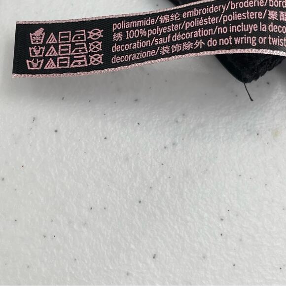 Victoria’s Secret Romantic Low Cut Demi Bra Feminine Black Lace Size 34D - Picture 10 of 10